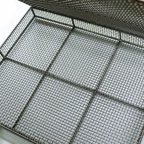 金属メッシュ製の洗浄カゴ